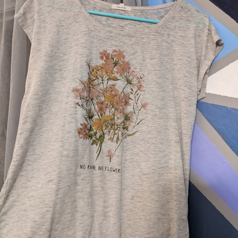 Graphic t-shirt
